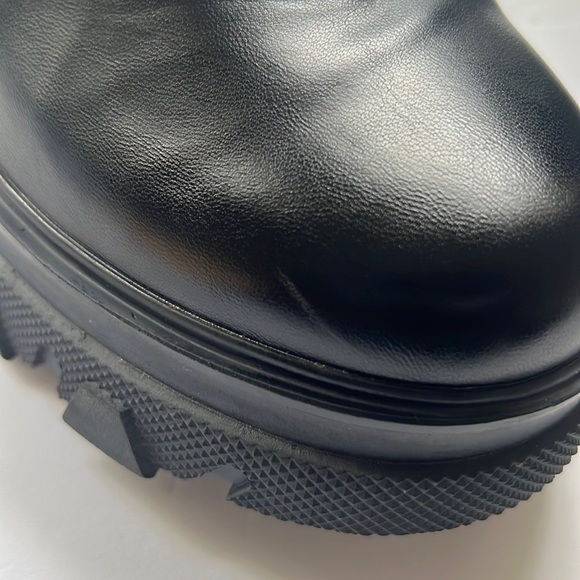 Azalea Wang black boots w/silver chains, faux rhinestones and studs, size 9 / 40 - Picture 14 of 16